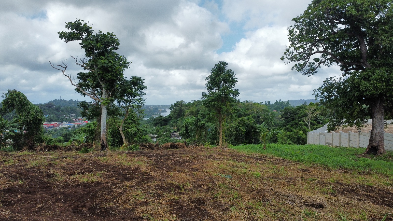 Prime view land at the rock, photo 2 of 3