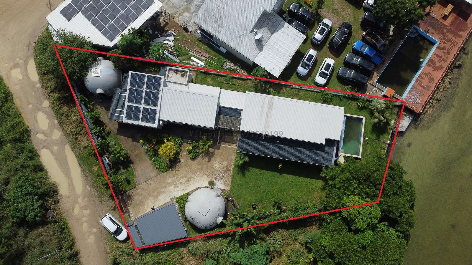 Property at Tasiriki, photo 2 of 14